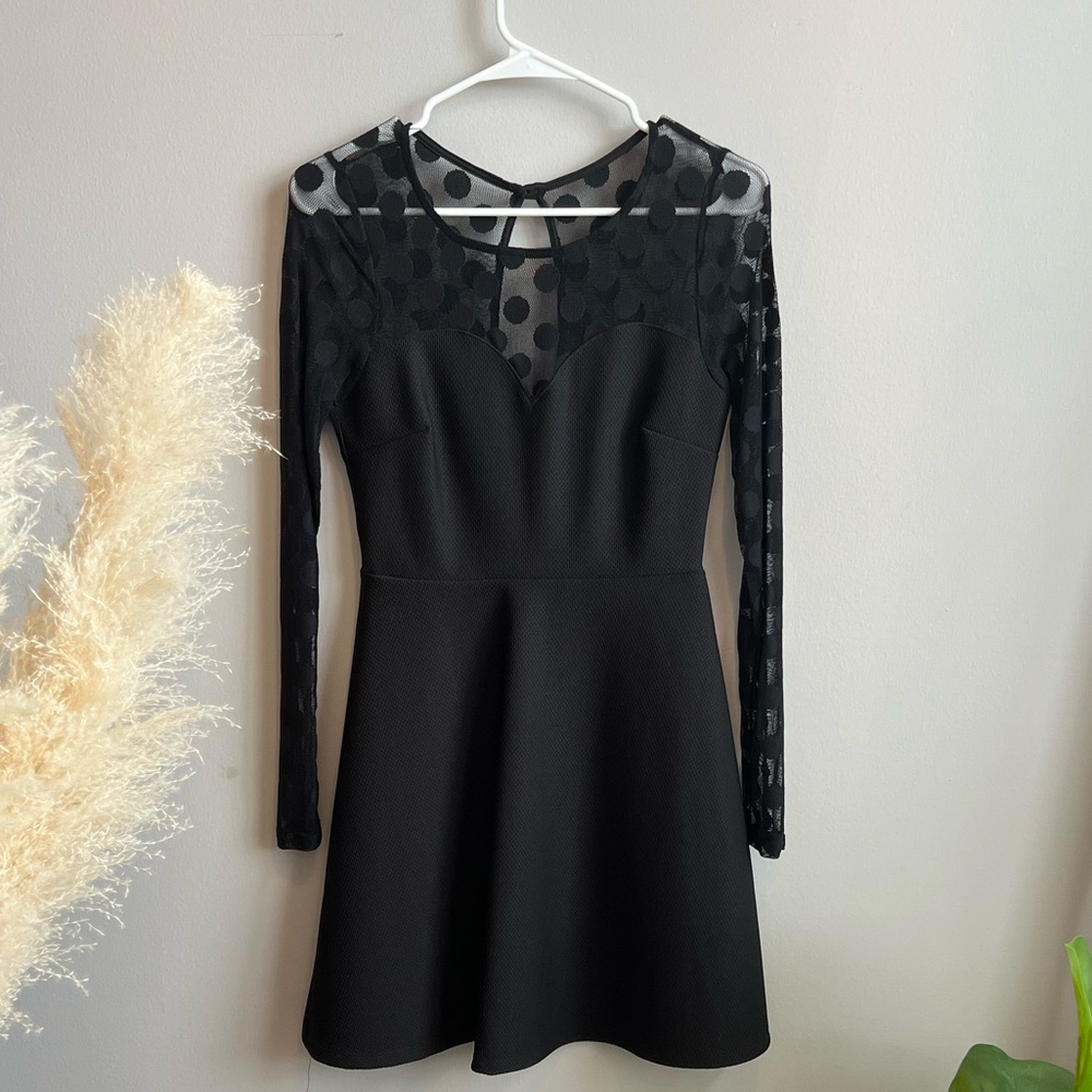 Lulu’s black dress with polka dot mesh long sleeves ✨💕 adorable- M // worn 1x